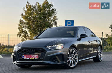 Седан Audi A4 2020 в 