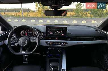 Седан Audi A4 2020 в 