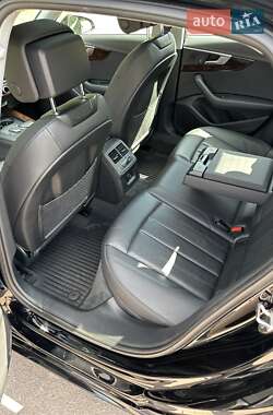 Седан Audi A4 2019 в 