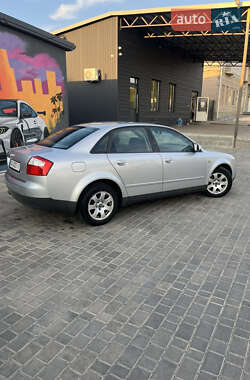 Седан Audi A4 2001 в 