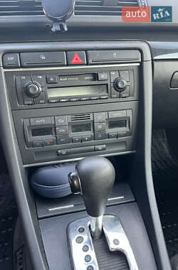 Седан Audi A4 2001 в 