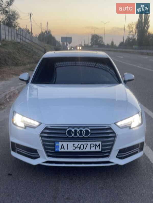 Седан Audi A4 2016 в Киеве