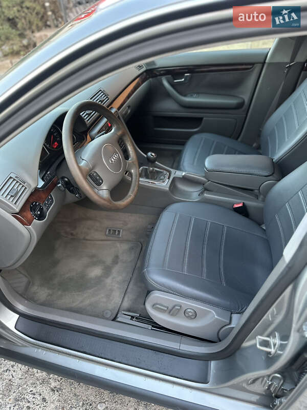 Универсал Audi A4 2001 в Смеле