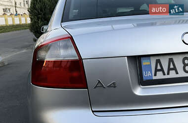 Седан Audi A4 2004 в 