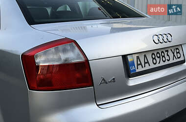 Седан Audi A4 2004 в 