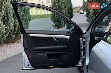 Седан Audi A4 2004 в 