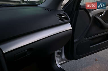 Седан Audi A4 2004 в 
