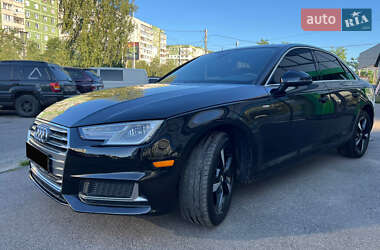 Седан Audi A4 2019 в 