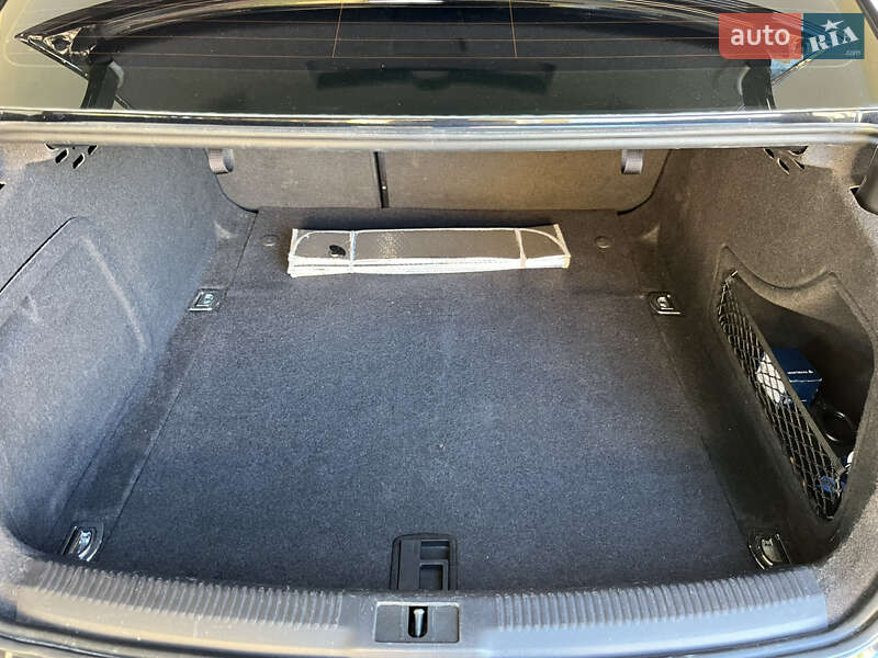 Седан Audi A4 2013 в Черновцах