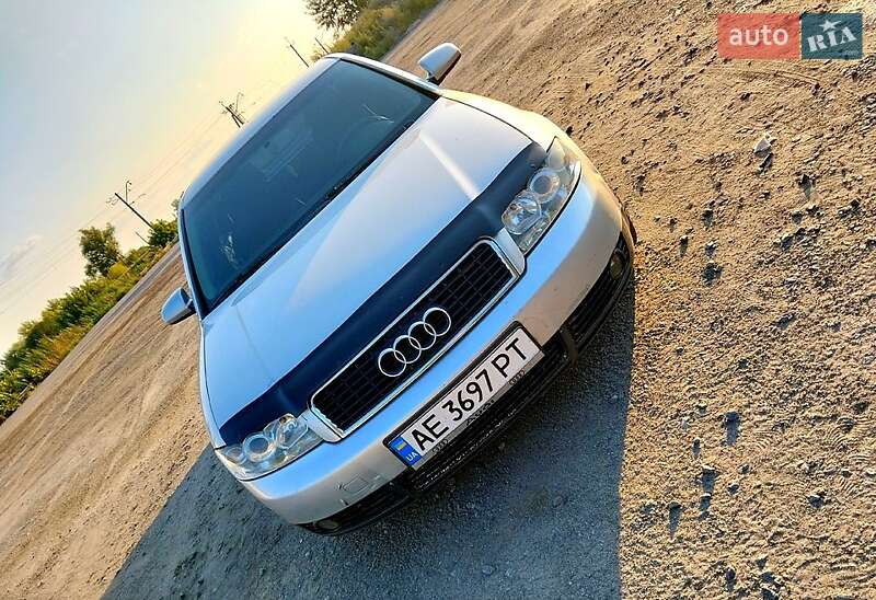Седан Audi A4 2003 в 