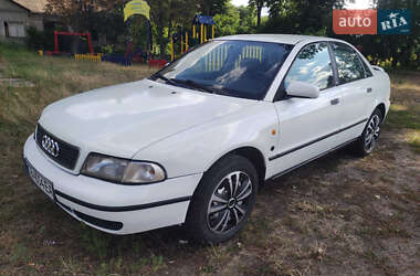 Седан Audi A4 1996 в Нежине