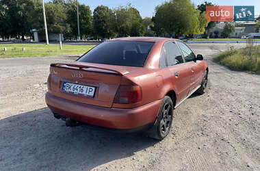 Седан Audi A4 1996 в 