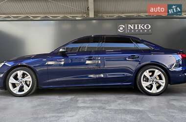 Седан Audi A4 2021 в 