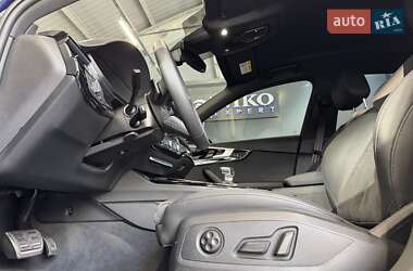 Седан Audi A4 2021 в 