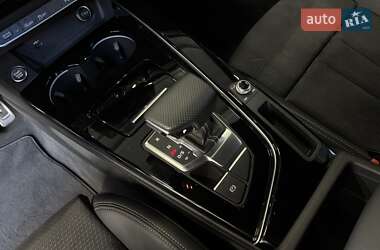 Седан Audi A4 2021 в 