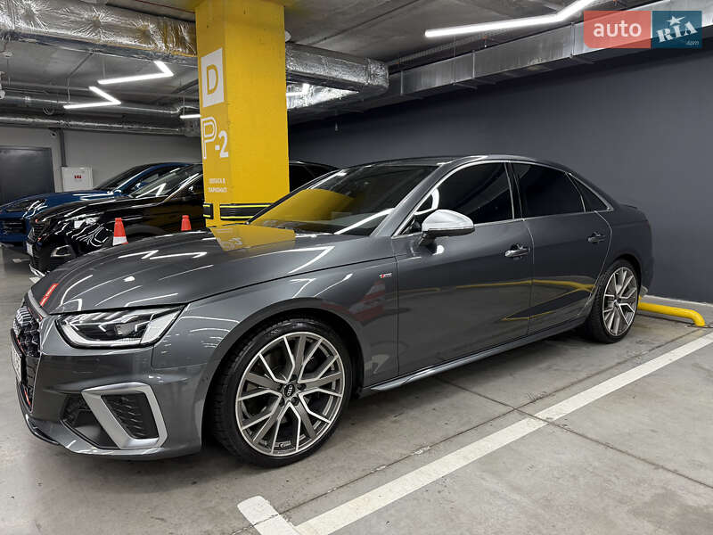 Седан Audi A4 2023 в Киеве