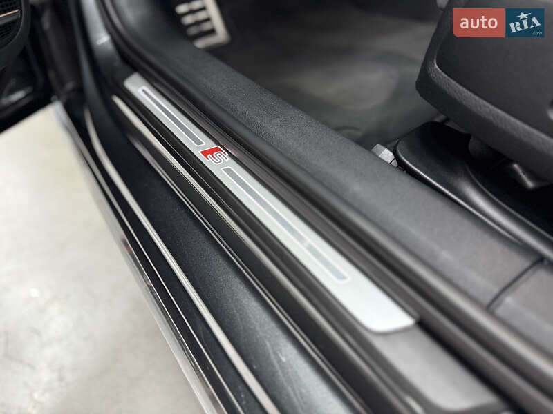 Седан Audi A4 2023 в Киеве
