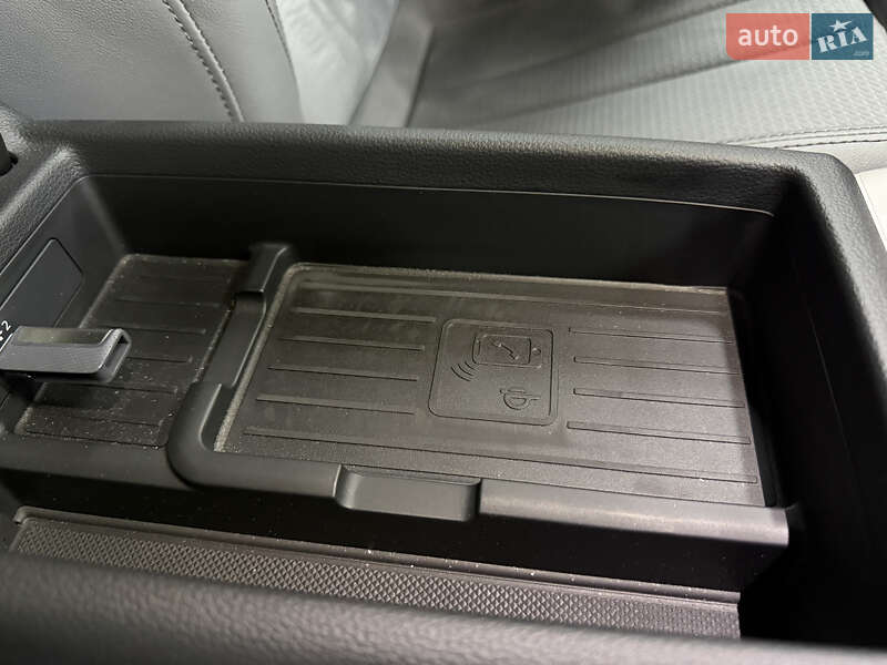 Седан Audi A4 2023 в Киеве