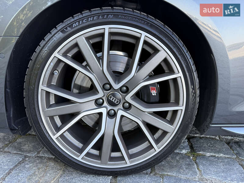 Седан Audi A4 2023 в Киеве