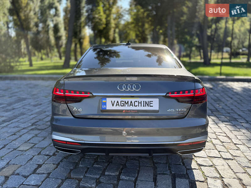 Седан Audi A4 2023 в Киеве