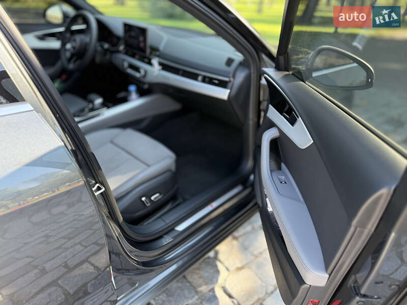 Седан Audi A4 2023 в Киеве