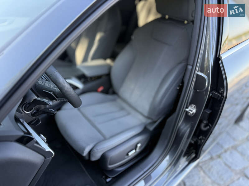 Седан Audi A4 2023 в Киеве