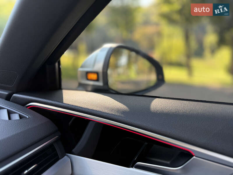 Седан Audi A4 2023 в Киеве