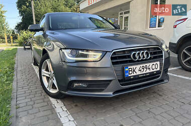 Седан Audi A4 2014 в Здолбуніві