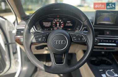 Седан Audi A4 2018 в 