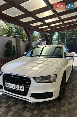 Седан Audi A4 2015 в 