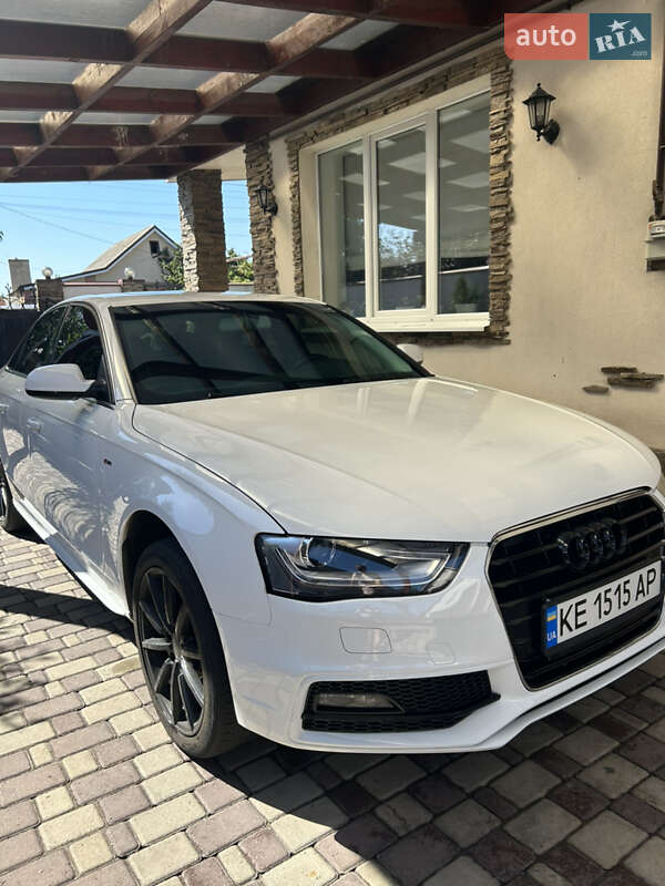 Седан Audi A4 2015 в Днепре