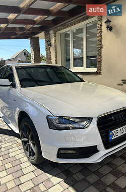 Седан Audi A4 2015 в 