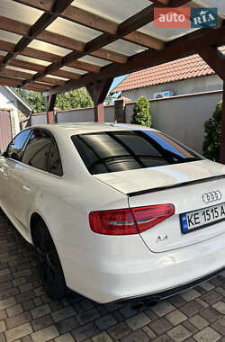 Седан Audi A4 2015 в 