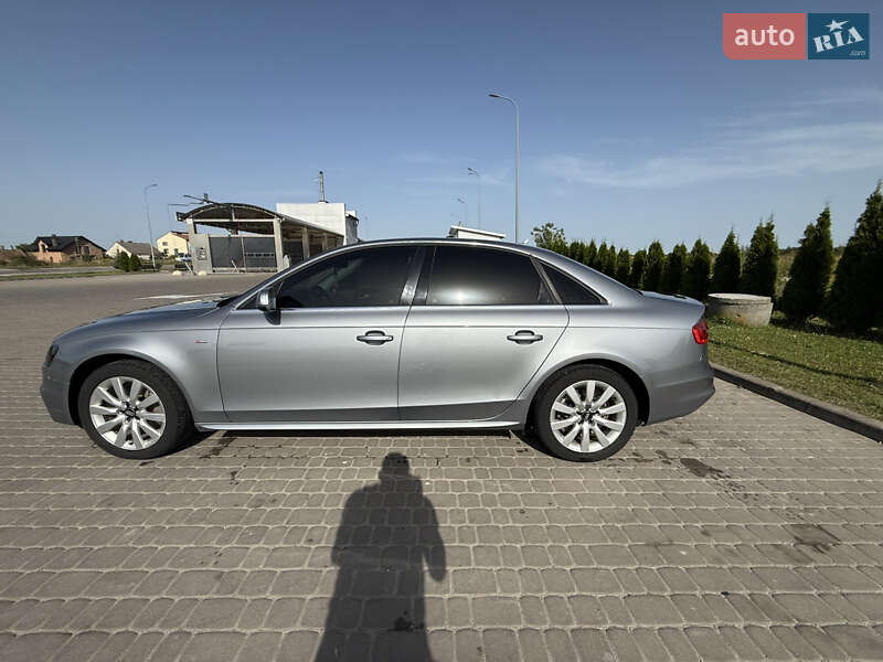 Седан Audi A4 2014 в Городке