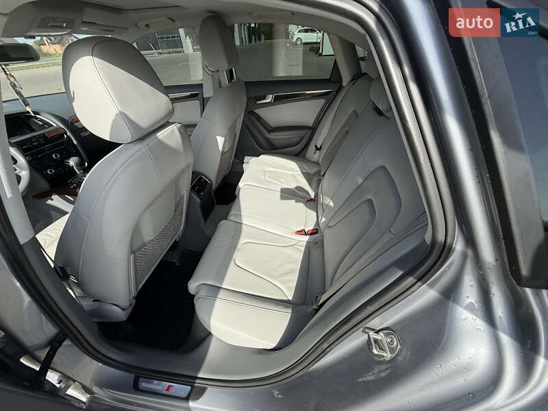 Седан Audi A4 2014 в Городке