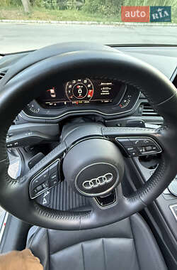 Седан Audi A4 2018 в 
