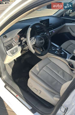 Седан Audi A4 2018 в 