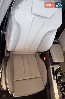 Седан Audi A4 2023 в Киеве