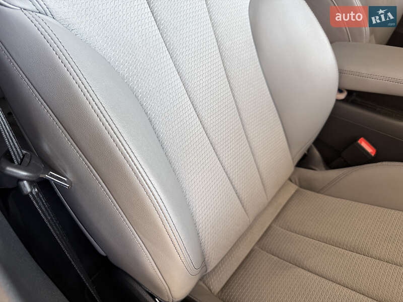 Седан Audi A4 2023 в Киеве