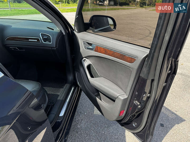 Седан Audi A4 2012 в Львове