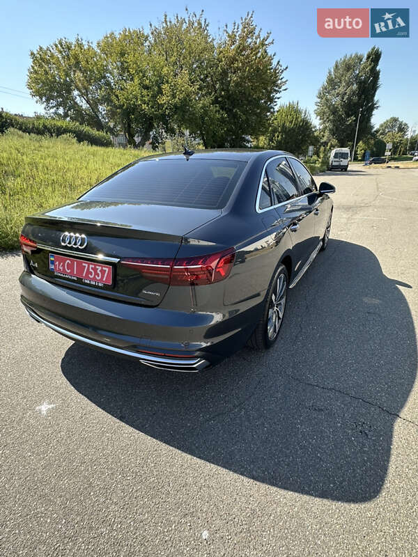 Седан Audi A4 2021 в Киеве