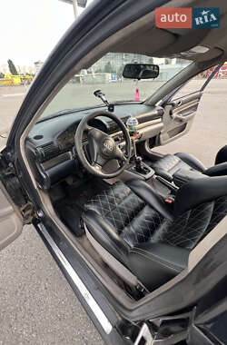 Седан Audi A4 2000 в 