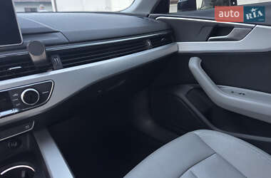 Универсал Audi A4 2018 в 