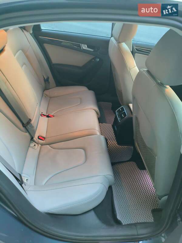 Седан Audi A4 2015 в Виннице
