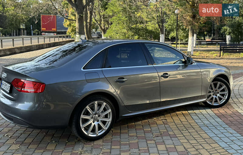 Седан Audi A4 2011 в Сарате