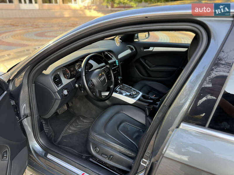 Седан Audi A4 2011 в Сарате