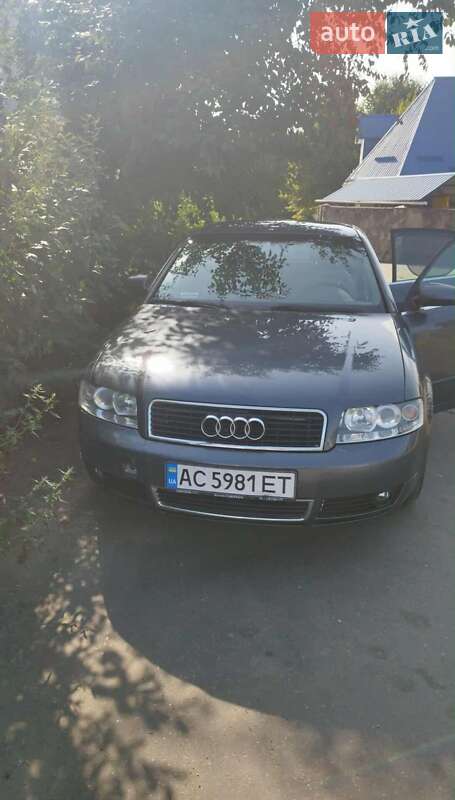 Седан Audi A4 2004 в Сокале