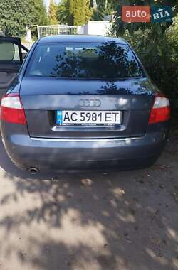 Седан Audi A4 2004 в Сокале