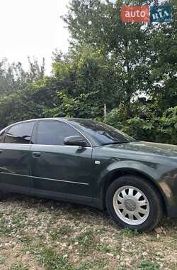 Седан Audi A4 2001 в 
