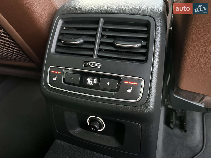 Седан Audi A4 2017 в Львові